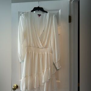 Vince Comuto White & Gold Long Sleeve Dress